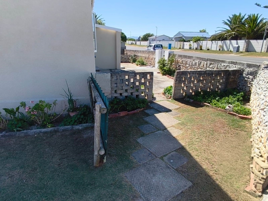 4 Bedroom Property for Sale in Gansbaai Central Western Cape
